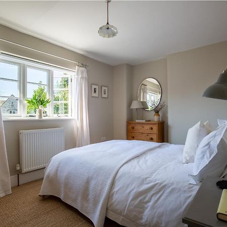 Gleneda Cottage - A Renovated, Traditional Cotswold Cottage Full Of Charm With Fireplace And Garden Bourton on the Hill Екстер'єр фото