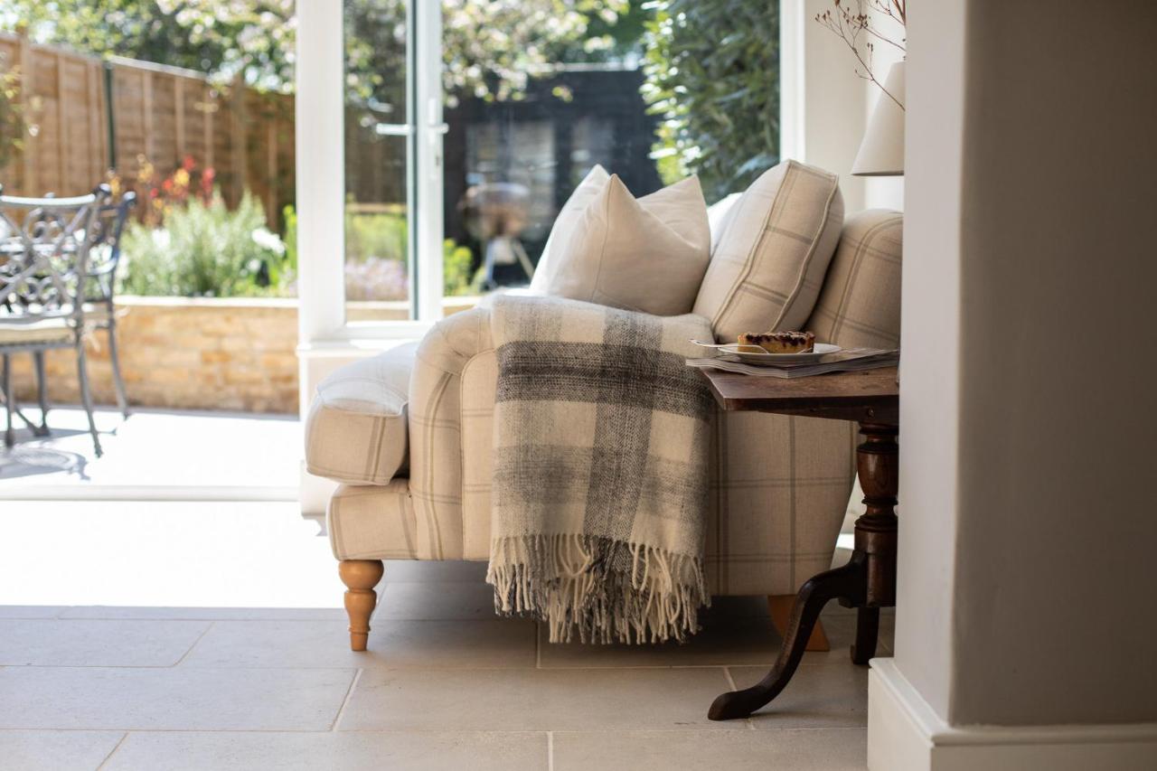 Gleneda Cottage - A Renovated, Traditional Cotswold Cottage Full Of Charm With Fireplace And Garden Bourton on the Hill Екстер'єр фото
