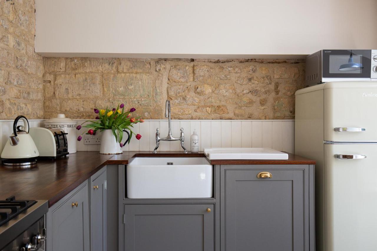 Gleneda Cottage - A Renovated, Traditional Cotswold Cottage Full Of Charm With Fireplace And Garden Bourton on the Hill Екстер'єр фото