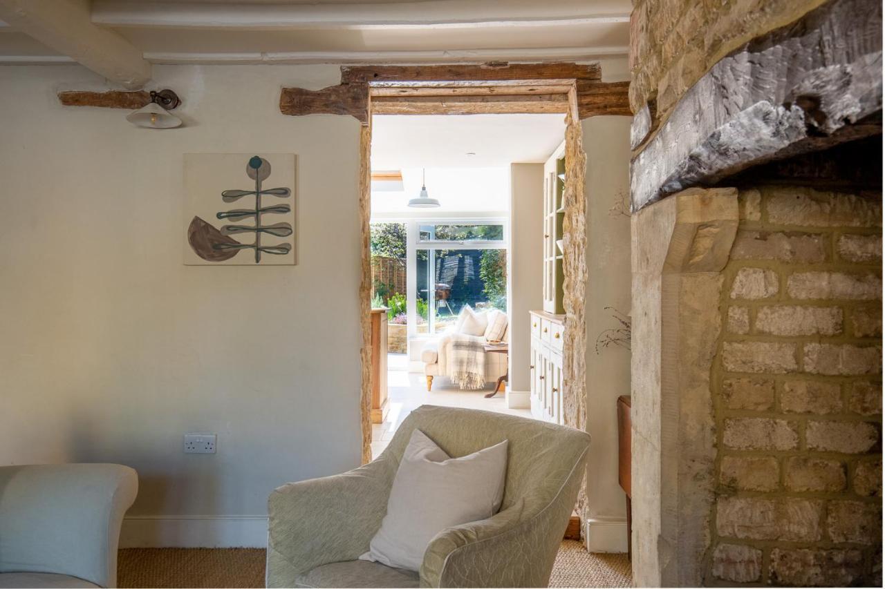 Gleneda Cottage - A Renovated, Traditional Cotswold Cottage Full Of Charm With Fireplace And Garden Bourton on the Hill Екстер'єр фото