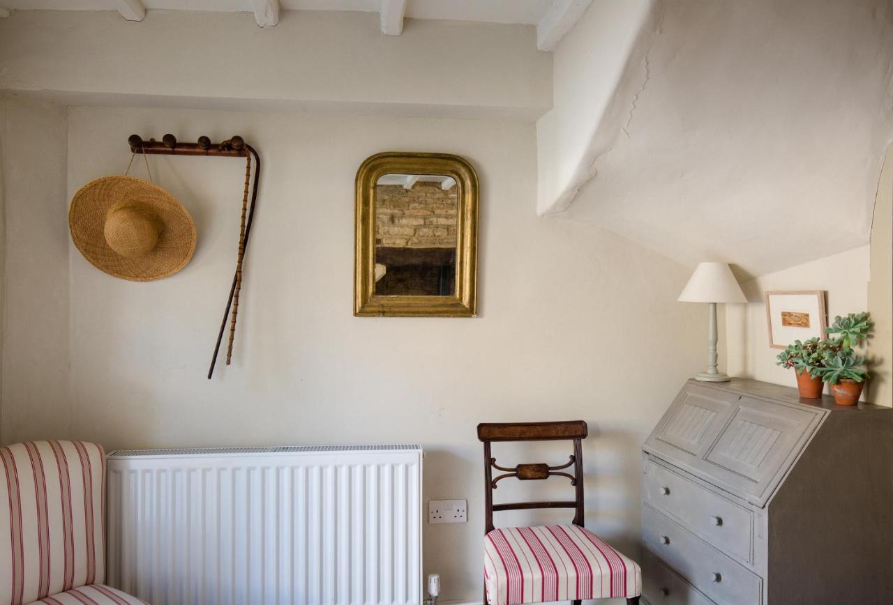 Gleneda Cottage - A Renovated, Traditional Cotswold Cottage Full Of Charm With Fireplace And Garden Bourton on the Hill Екстер'єр фото